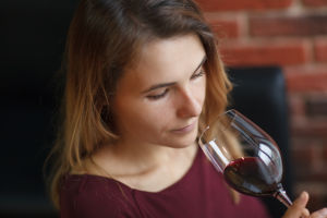 Dégustation des arômes dans le vin